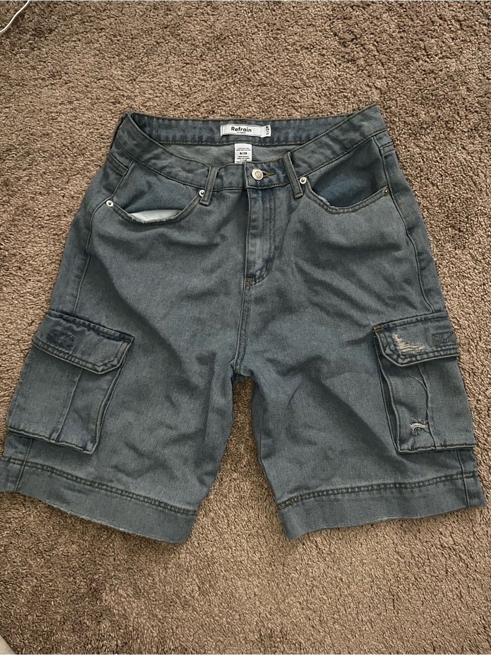 Women's Cargo Jean Shorts in Light blue wash